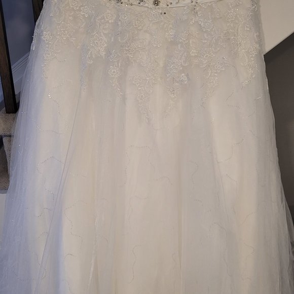 Bridal size 28 plus size Wedding Dress/Gown - Picture 4 of 8